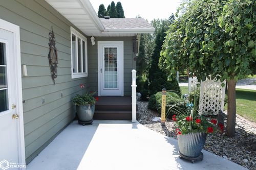 2108 Rodlyn Rd, Webster City, IA, 50595-3042 | Card Image