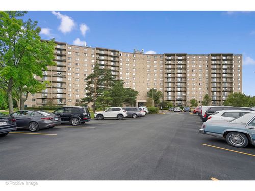 911-6340 Americana Drive, Willowbrook, IL, 60527 | Card Image