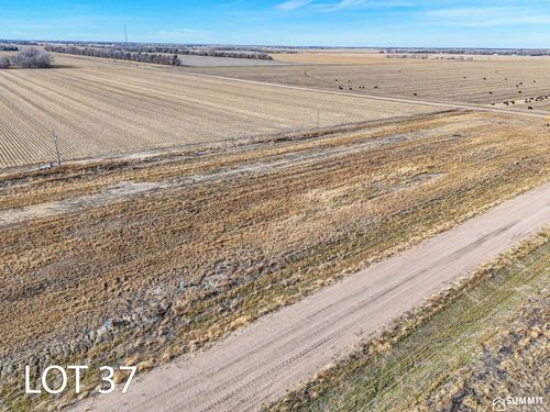 37 Bald Eagle Dr, Chapman, NE, 68827 | Card Image