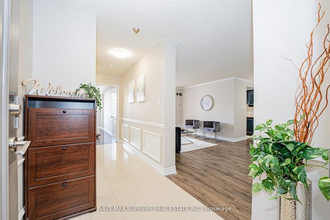 1507 - 5 Lisa St, Condo with 3 bedrooms, 2 bathrooms and 1 parking in Brampton ON | Image 8
