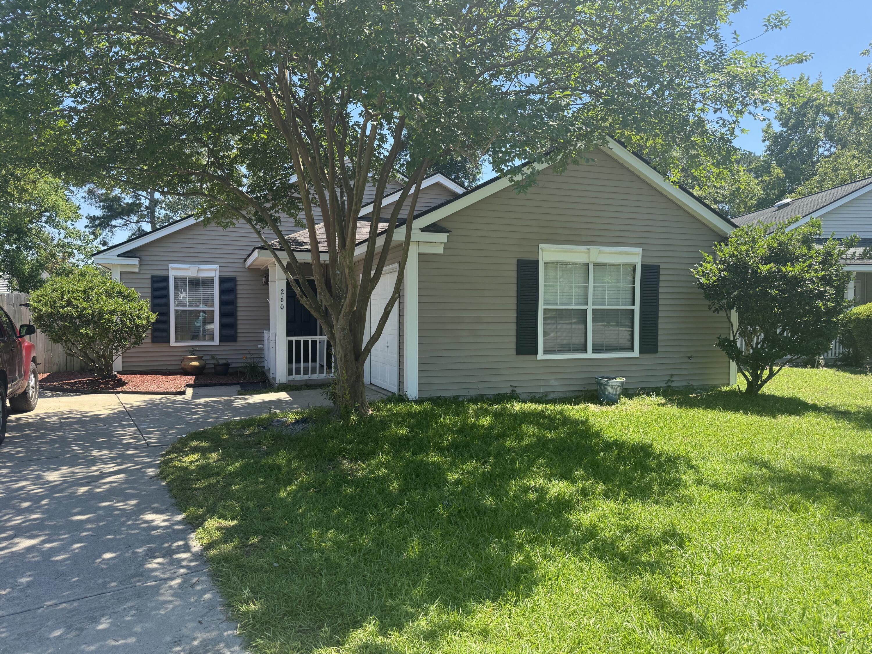 Residential in Ladson