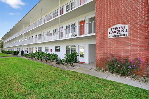 apt-202b-5728 14th Ave N, ST PETERSBURG, FL, 33710-5856 | Card Image