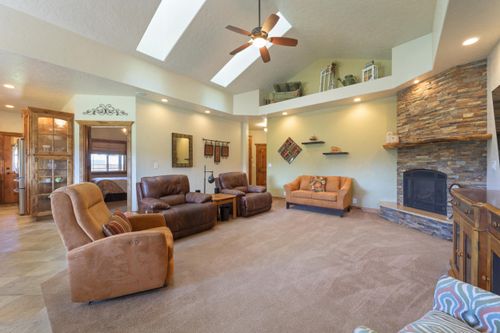 449 Ne Owens Road, Prineville, OR, 97754 | Card Image