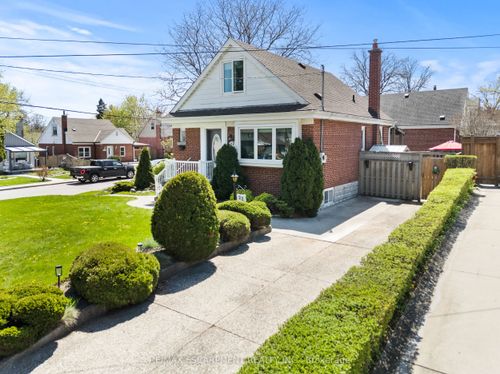22 Dundonald Ave, Hamilton, ON, L8K4Z9 | Card Image