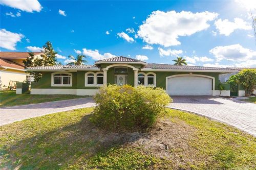 2732 Ne 10th St, Pompano Beach, FL, 33062-4218 | Card Image