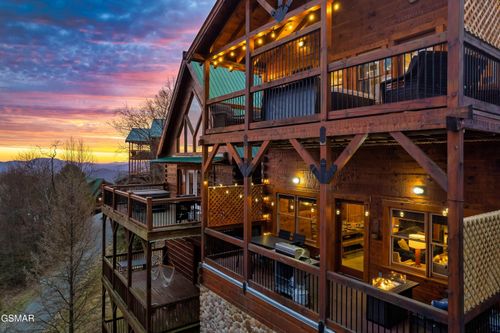 1255 Bear Cub Way, Gatlinburg, TN, 37738 | Card Image
