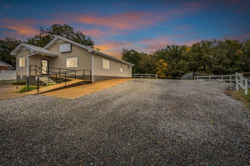 4842 Highway 100, Lyles, TN, 37098-2828 | Card Image