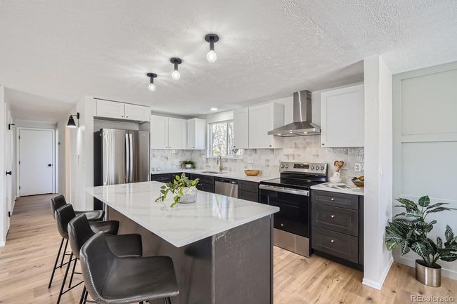 6100 W 92 Nd Pl, House other with 5 bedrooms, 3 bathrooms and 2 parking in Westminster CO | Image 4