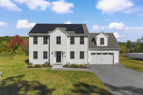 302 Straw Rd, Manchester, NH, 03102-2579 | Card Image