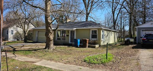 101 Randolph St, Bangor, MI, 49013-1438 | Card Image