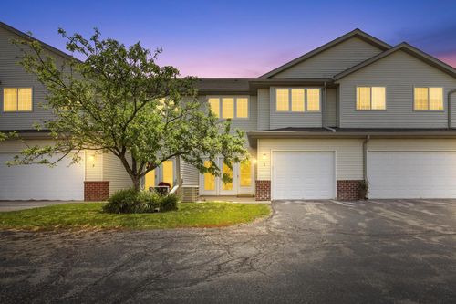 i-2428 Fox River Parkway, Waukesha, WI, 53189 | Card Image