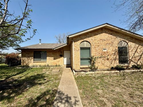 2107 Rockwood Dr, Carrollton, TX, 75007-5723 | Card Image