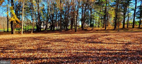 1616 Meadow Ln, GLEN MILLS, PA, 19342-1917 | Card Image