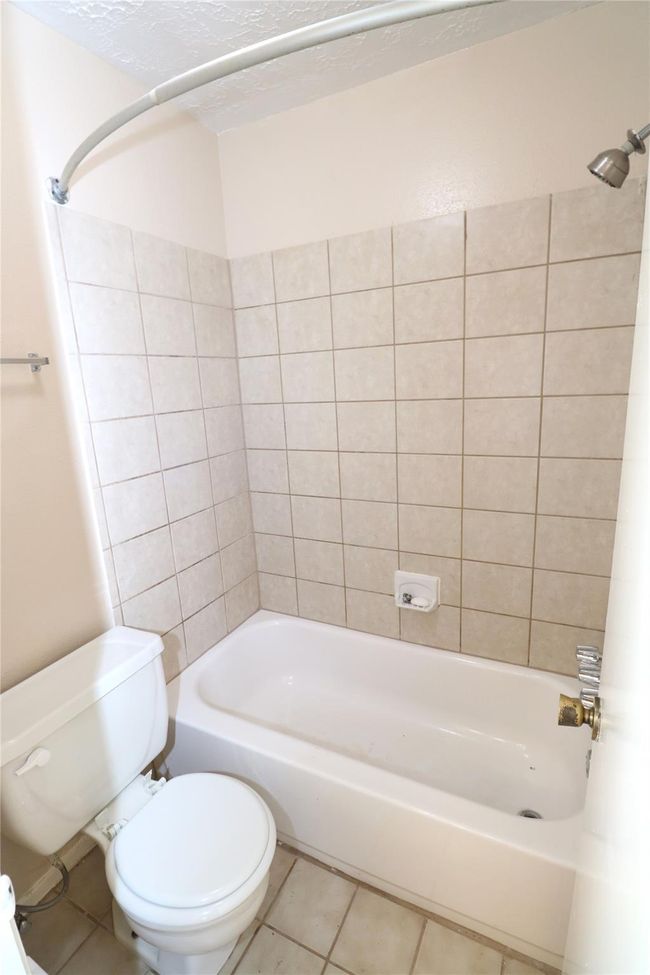 20123 Chipplegate Ln, House other with 3 bedrooms, 2 bathrooms and 2 parking in Humble TX | Image 22