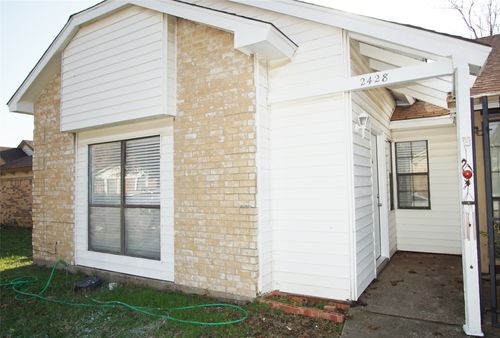 2428 Sunflower Dr, Arlington, TX, 76014-1851 | Card Image