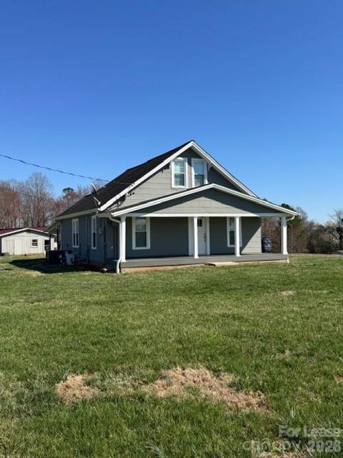 41 Pleas Hefner Dr, Taylorsville, NC, 28681-8035 | Card Image