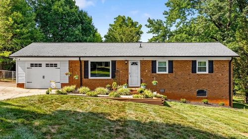 4424 Kingston Ct, Thomasville, NC, 27360-5924 | Card Image