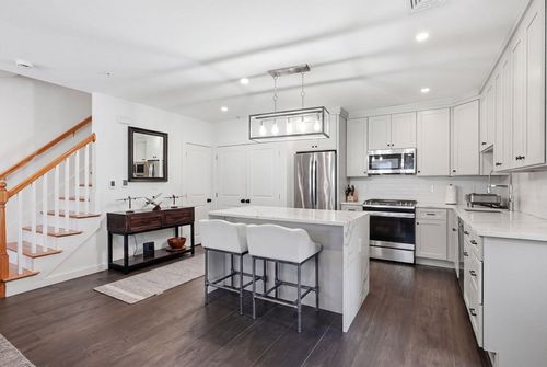 20-910 Saratoga St, Boston, MA, 02128 | Card Image