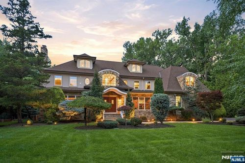 1 Aspen Ct, Mahwah, NJ, 07430-1501 | Card Image