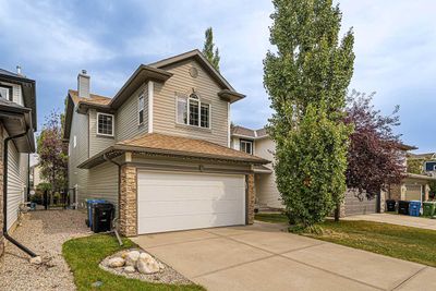 216 Cougar Ridge Dr Sw, House detached with 3 bedrooms, 2 bathrooms and 4 parking in Calgary AB | Image 2