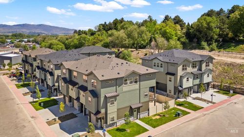 4340 N Mandas Ln, Garden City, ID, 83714-4015 | Card Image