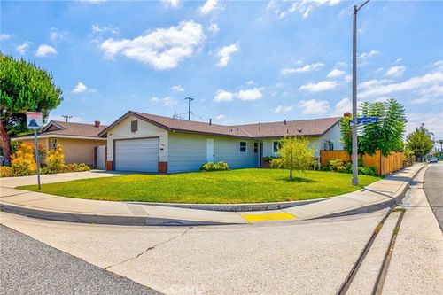 6602 Wolfe St, Lakewood, CA, 90712-1422 | Card Image