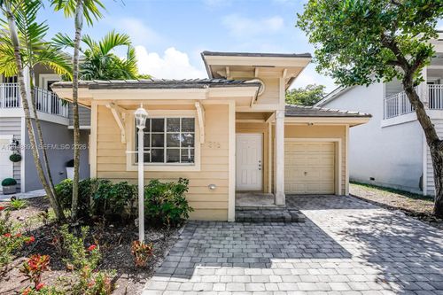 216 Se 32nd Ter, Homestead, FL, 33033-7155 | Card Image