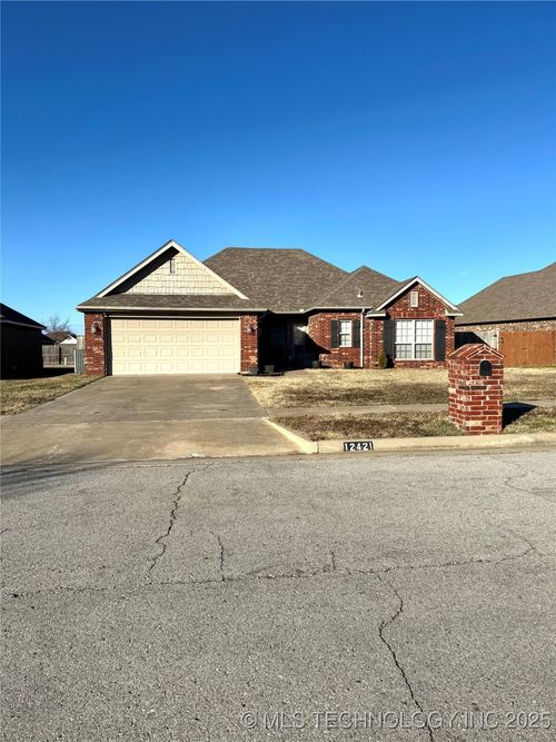 12421 E 128th Street N, Collinsville, OK, 74021 | Card Image