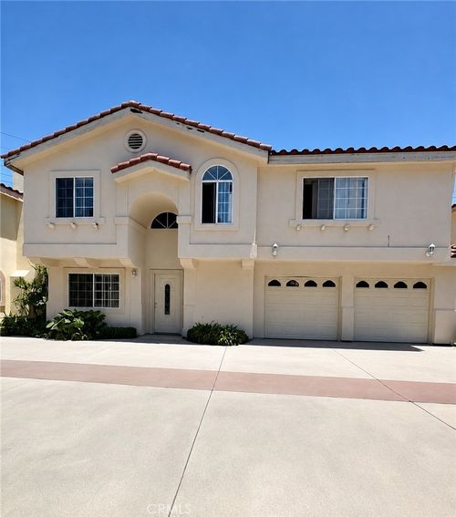 2-8419 1/2 2nd St, Paramount, CA, 90723-3509 | Card Image