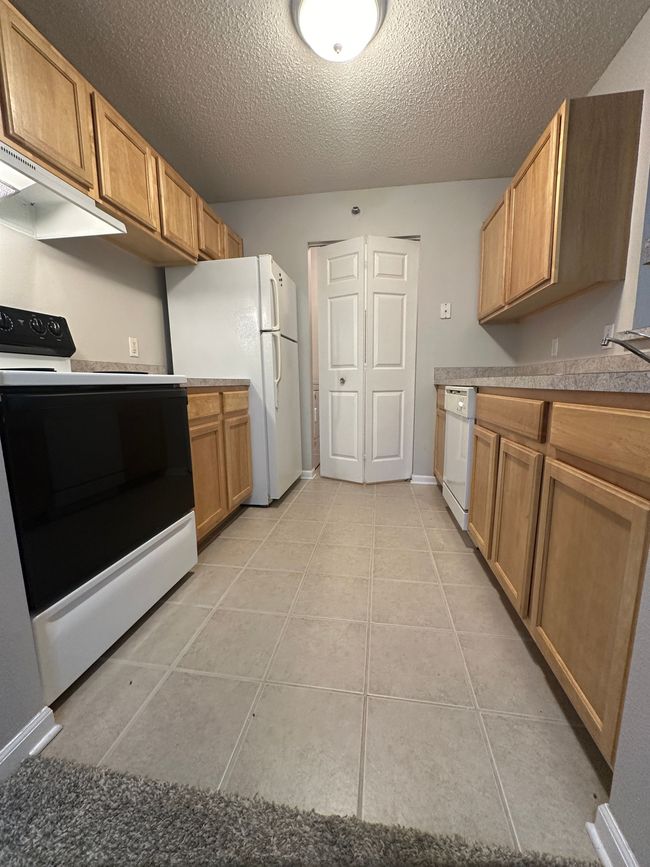 12101 Pinehurst Ln, Condo with 2 bedrooms, 2 bathrooms and null parking in Grand Blanc MI | Image 11