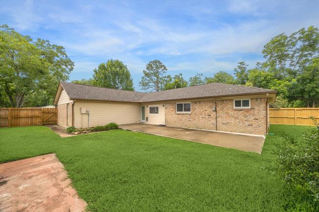 2804 Neches River Dr, House other with 3 bedrooms, 2 bathrooms and 2 parking in Pearland TX | Image 15