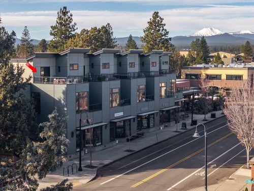 201-2735 Nw Crossing Dr, Bend, OR, 97703-6733 | Card Image