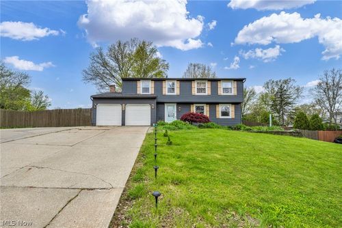 498 Bath Hills Blvd, Akron, OH, 44333-2767 | Card Image
