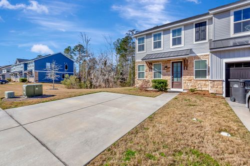 7811 Park Gate Dr, North Charleston, SC, 29418-3687 | Card Image