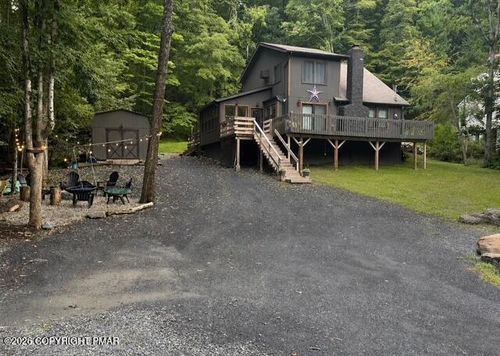 5995 Decker Rd, Bushkill, PA, 18324-7925 | Card Image