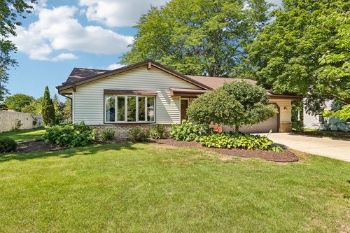 W167N10425 Bridle Path, Germantown, WI, 53022 | Card Image