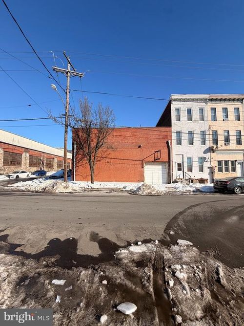 355 N 8th St, Reading, PA, 19601-4103 | Card Image