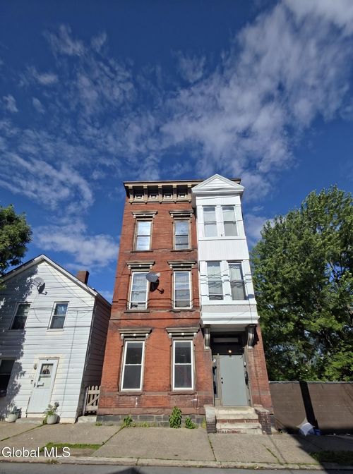 164 Main St, Cohoes, NY, 12047-4542 | Card Image