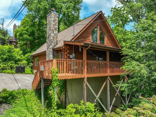 2205 Eagle Feather Drive, Sevierville, TN, 37876 | Card Image