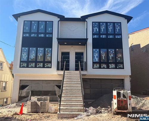 535 4th St, Palisades Park, NJ, 07650-2315 | Card Image
