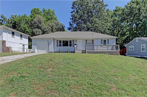 8805 Grandview St, Overland Park, KS, 66212-3643 | Card Image