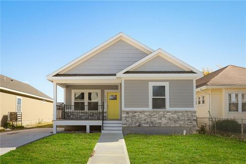 2903 Tracy Ave, Kansas City, MO, 64109-1530 | Card Image