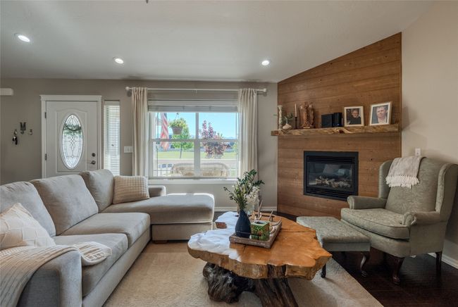 Mountain Views out of Living Room and Kitchen Area | Image 7