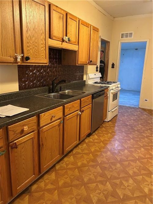 125 S Brookside Ave, Independence, MO, 64053-1229 | Card Image