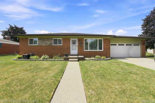 32329 Susilane St, Roseville, MI, 48066-6911 | Card Image