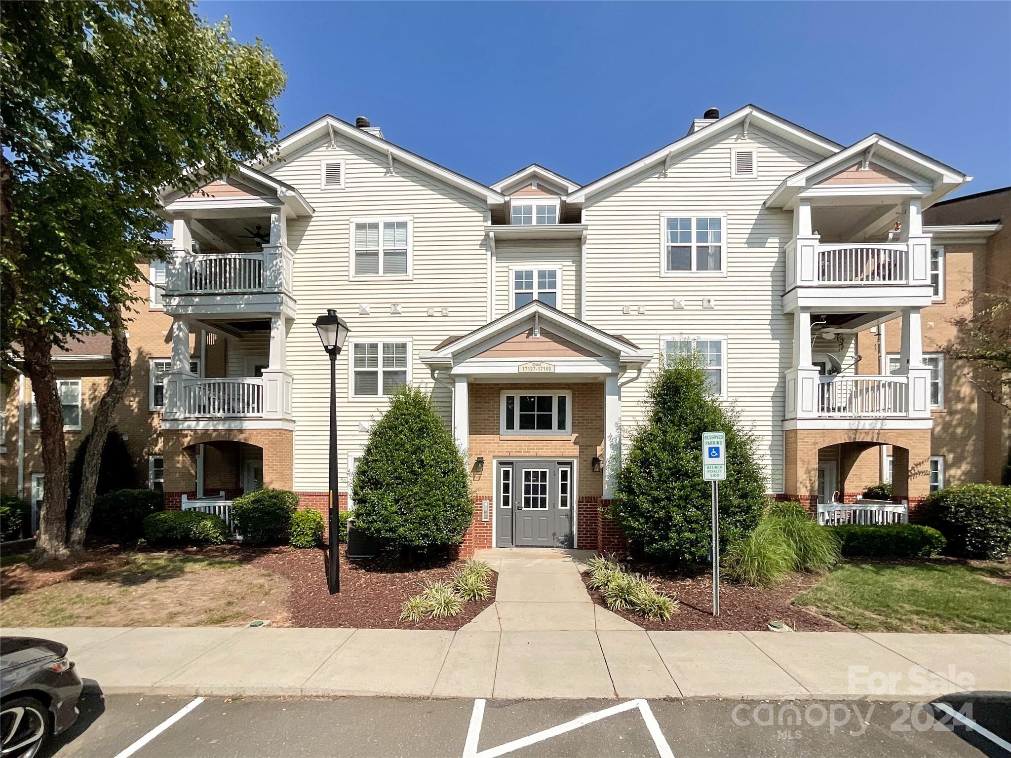 Red Feather Dr, Charlotte, NC 28277