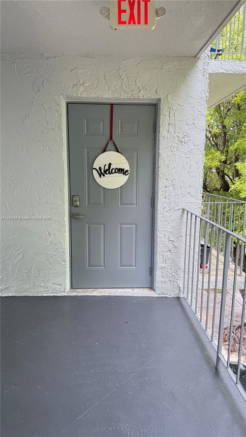 apt-405-1111 Nw 19th Ave, Miami, FL, 33125-2746 | Card Image
