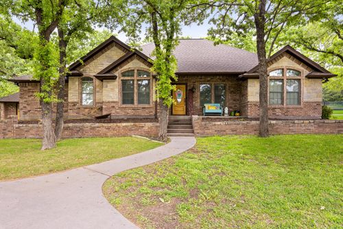 1135 Walking Horse Dr, Stephenville, TX, 76401-7911 | Card Image