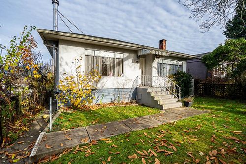 3205 E 3rd Ave, Vancouver, BC, V5M1J4 | Card Image