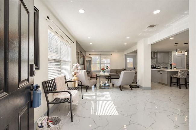 10814 Cane Grove Ln, House other with 3 bedrooms, 3 bathrooms and null parking in Houston TX | Image 4